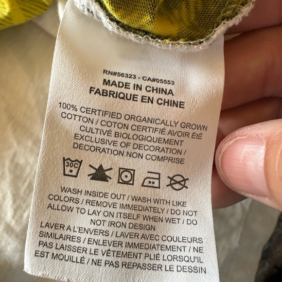 Nike long sleeve tee with different plaids. Size medium - Picture 7 of 7